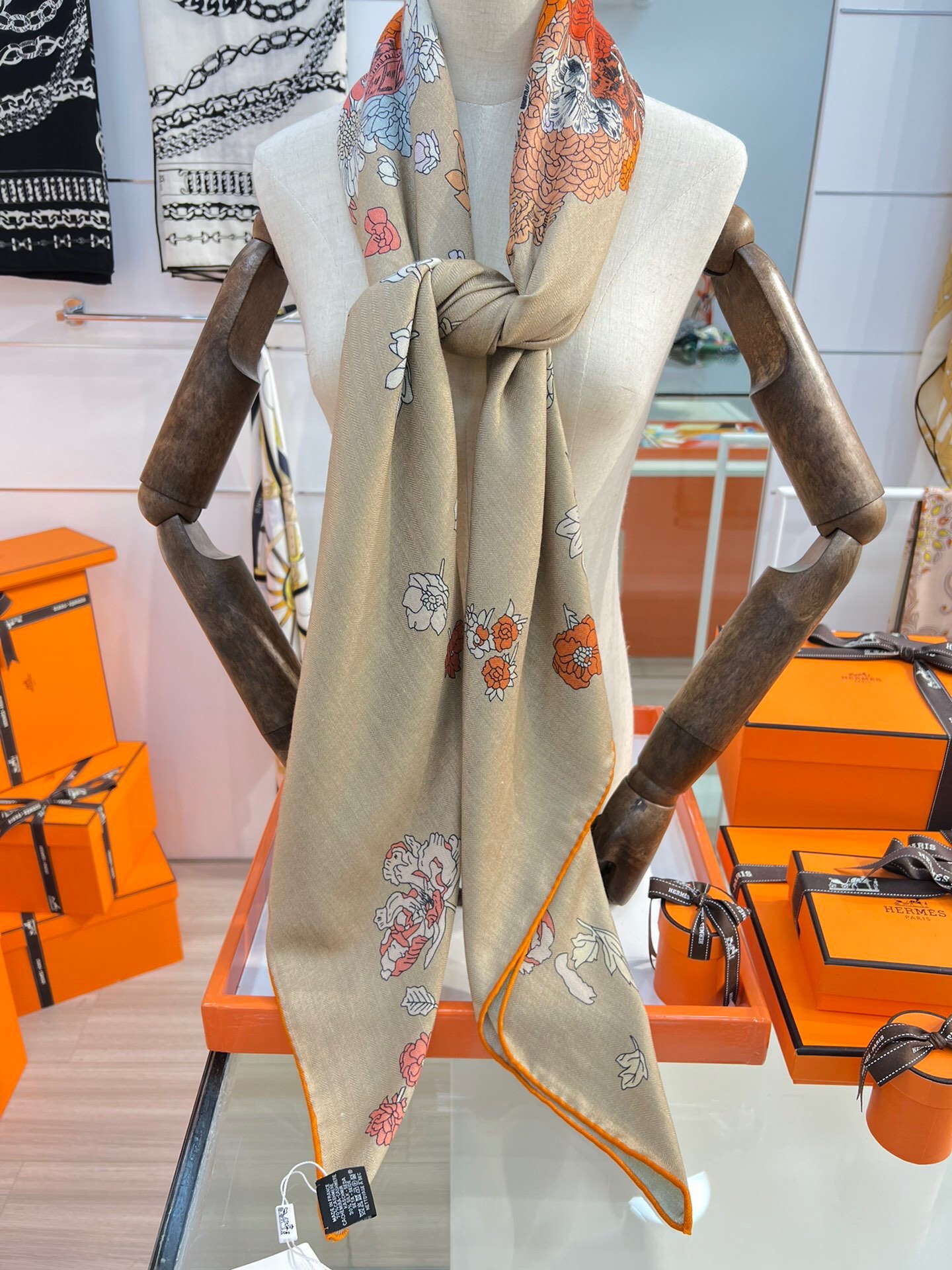 H**mes shawls-140*140cm