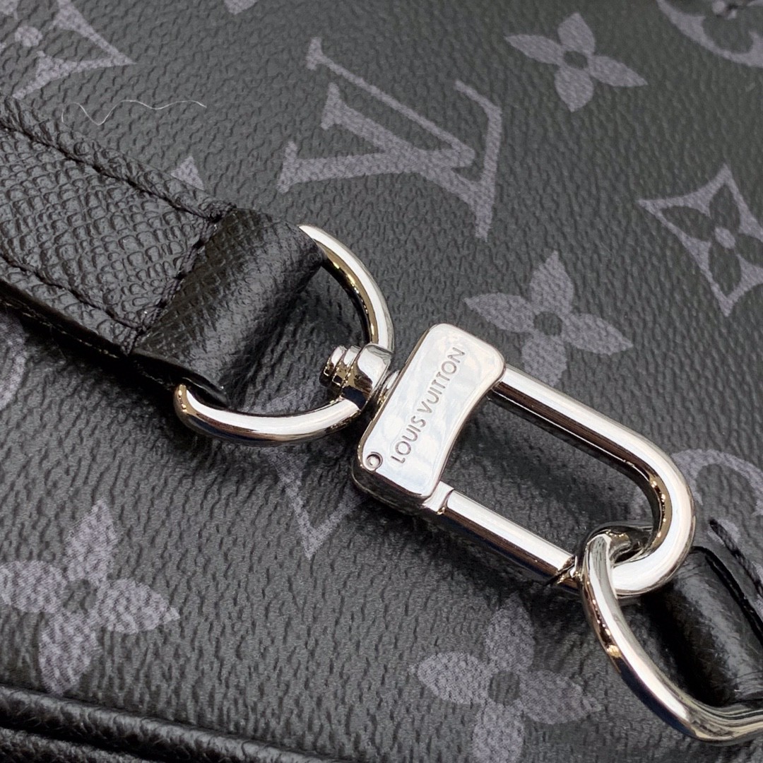 l0*is V*t0n outdoor slingbag-13*21*5cm