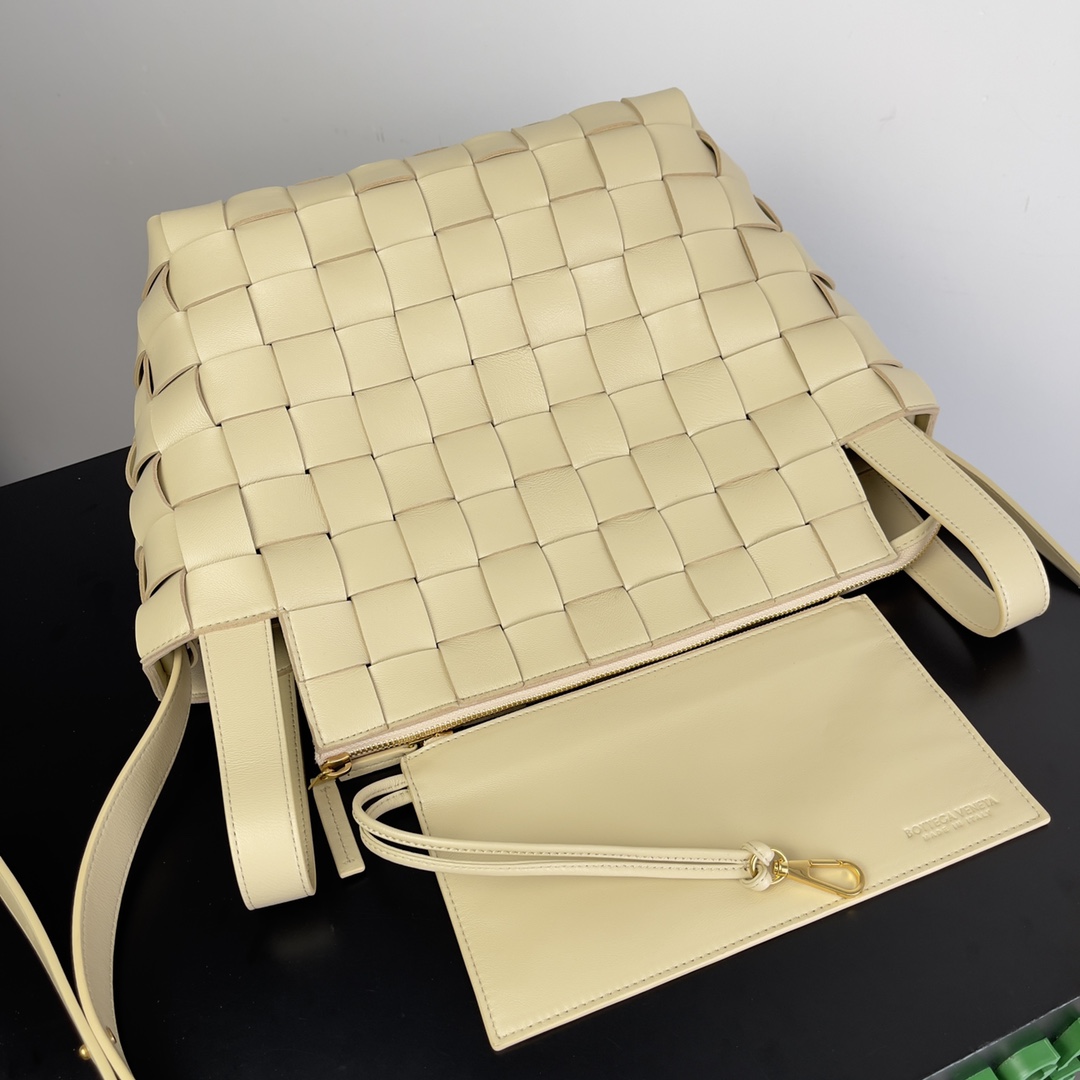 bo*te*ga Ve*ne*ta bowling bags-28*21*1cm
