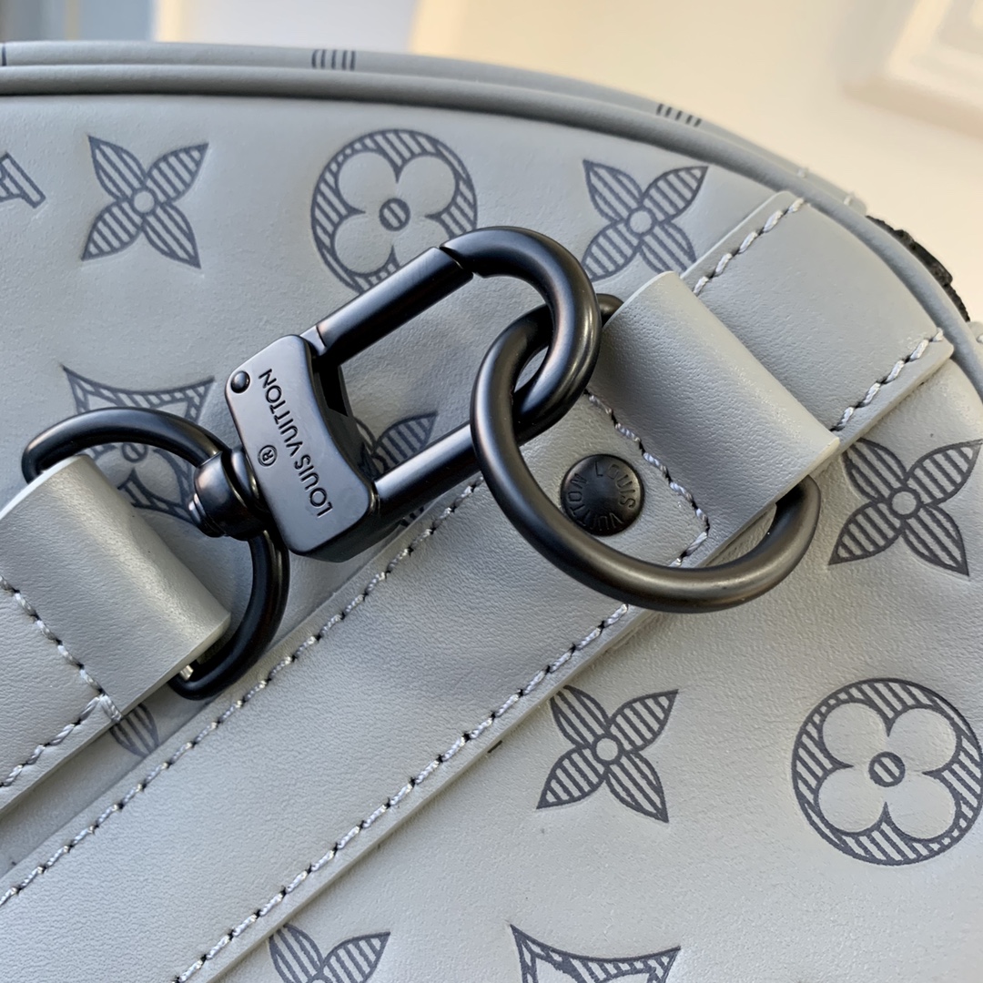 l0*is V*t0n keepall bandouliÈre- 50 x 29 x 23cm