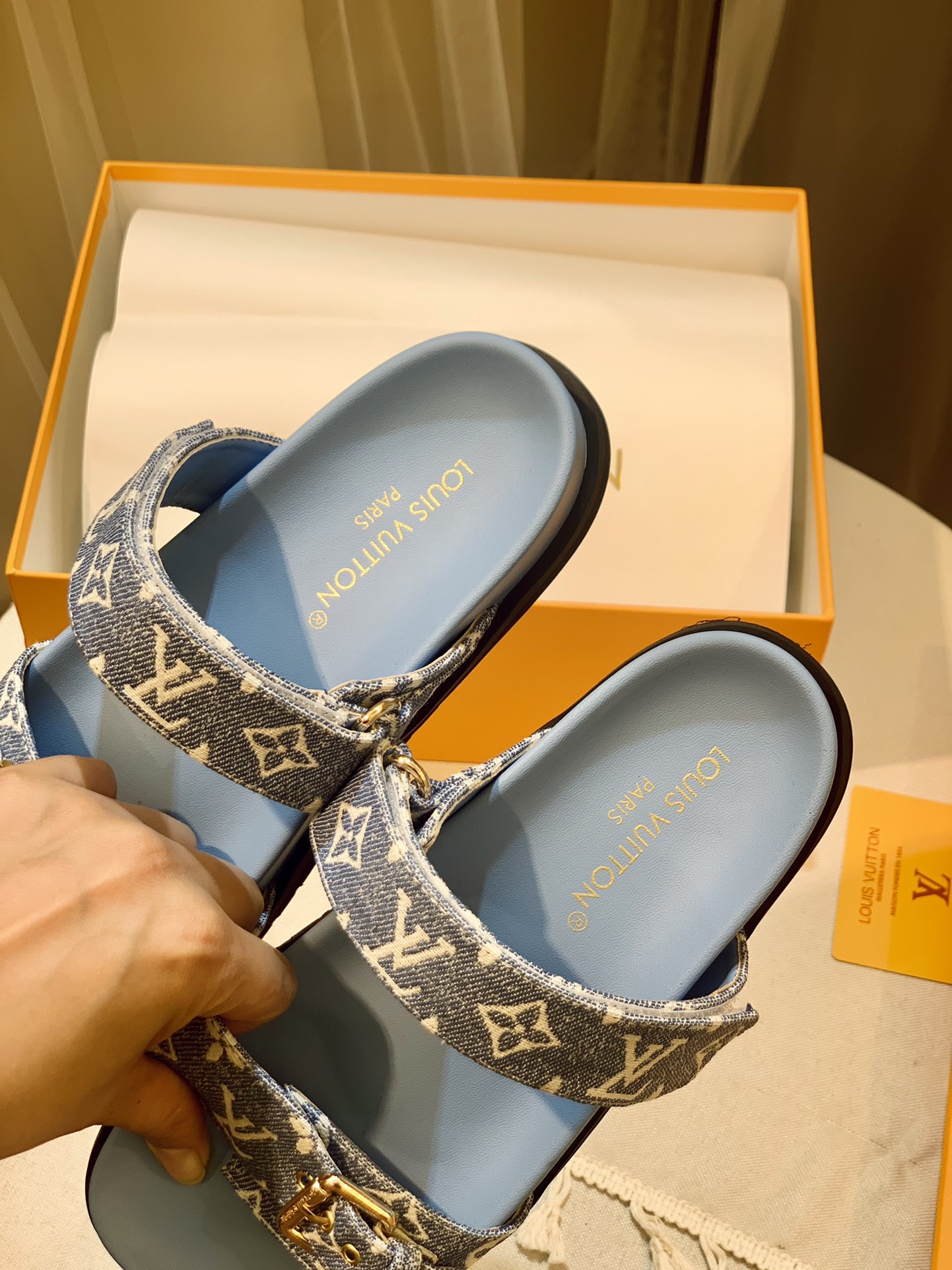 l0*is V*t0n sandals