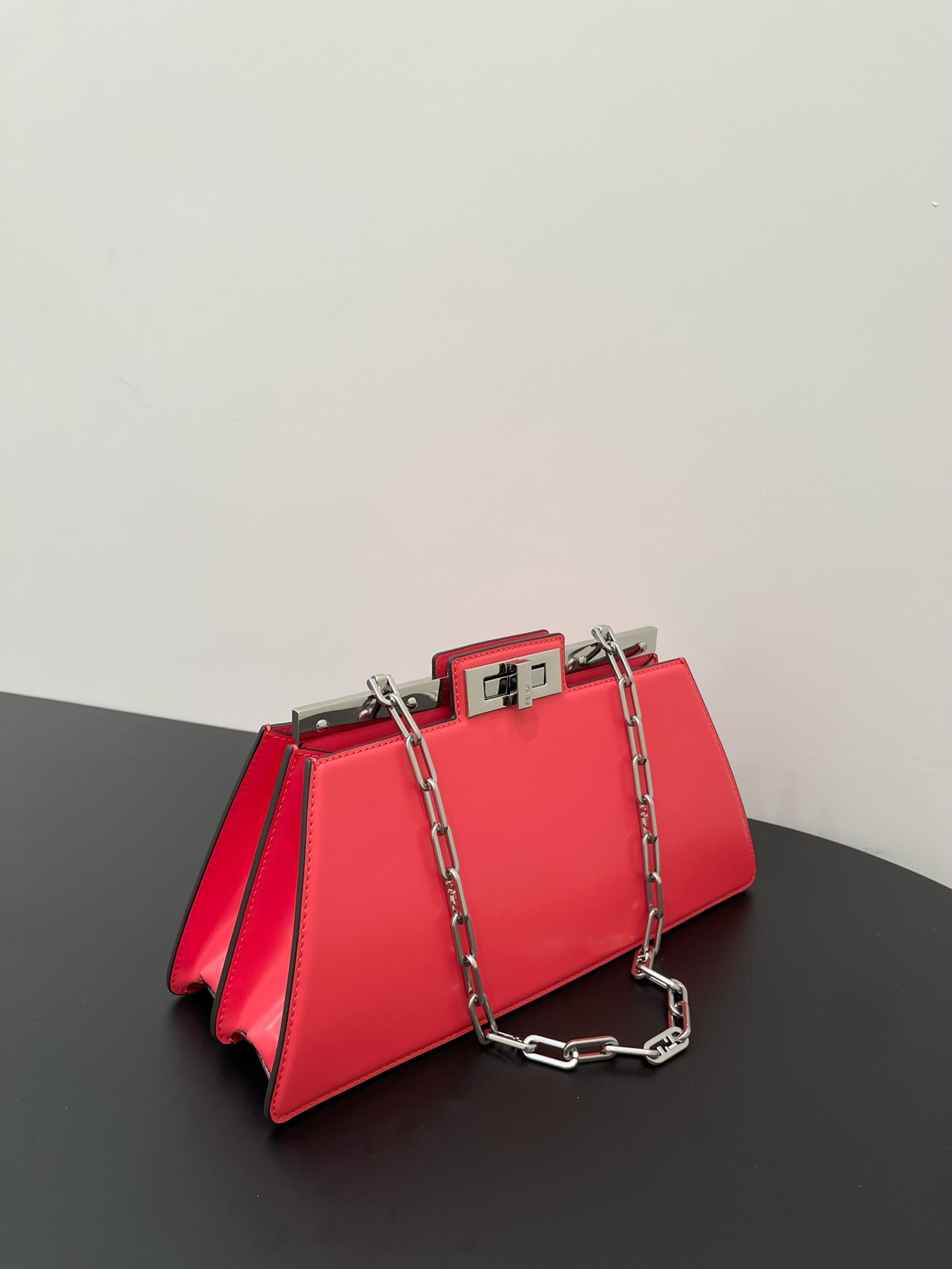 F**di peekaboo iseeu-34x18.50x11cm