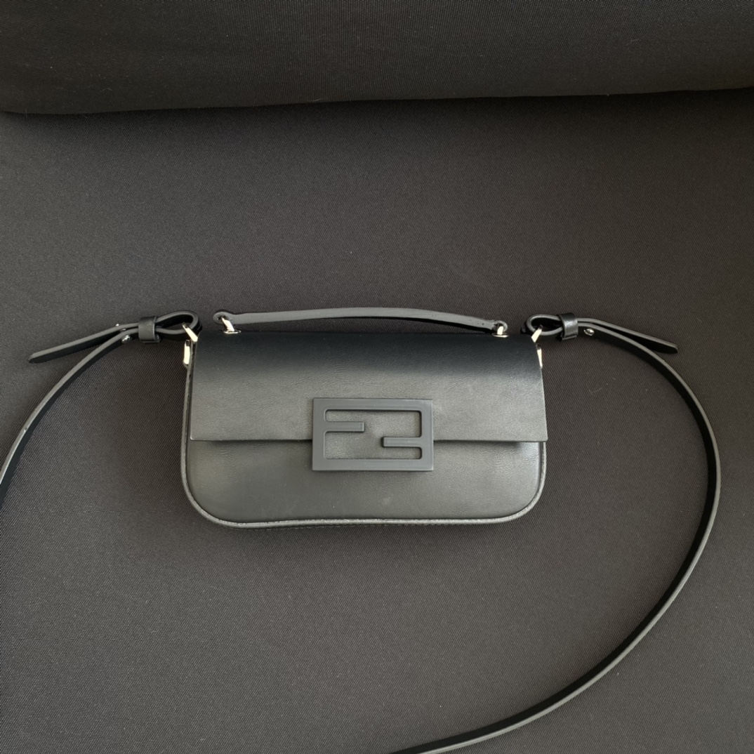 F**di baguette bag-19×14×4cm