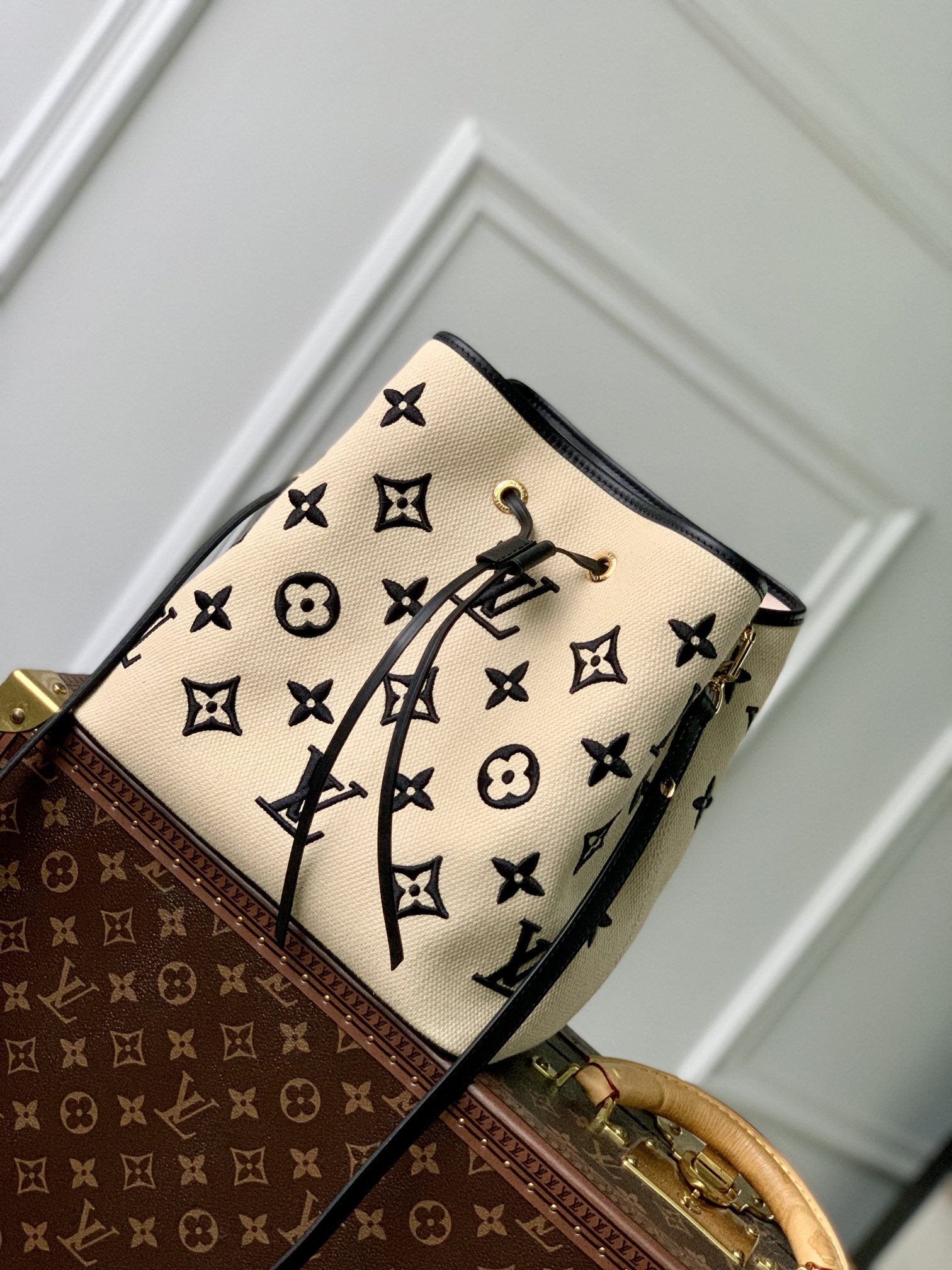 l0*is V*t0n néonoé bucket bag -m23080-26x22x27cm