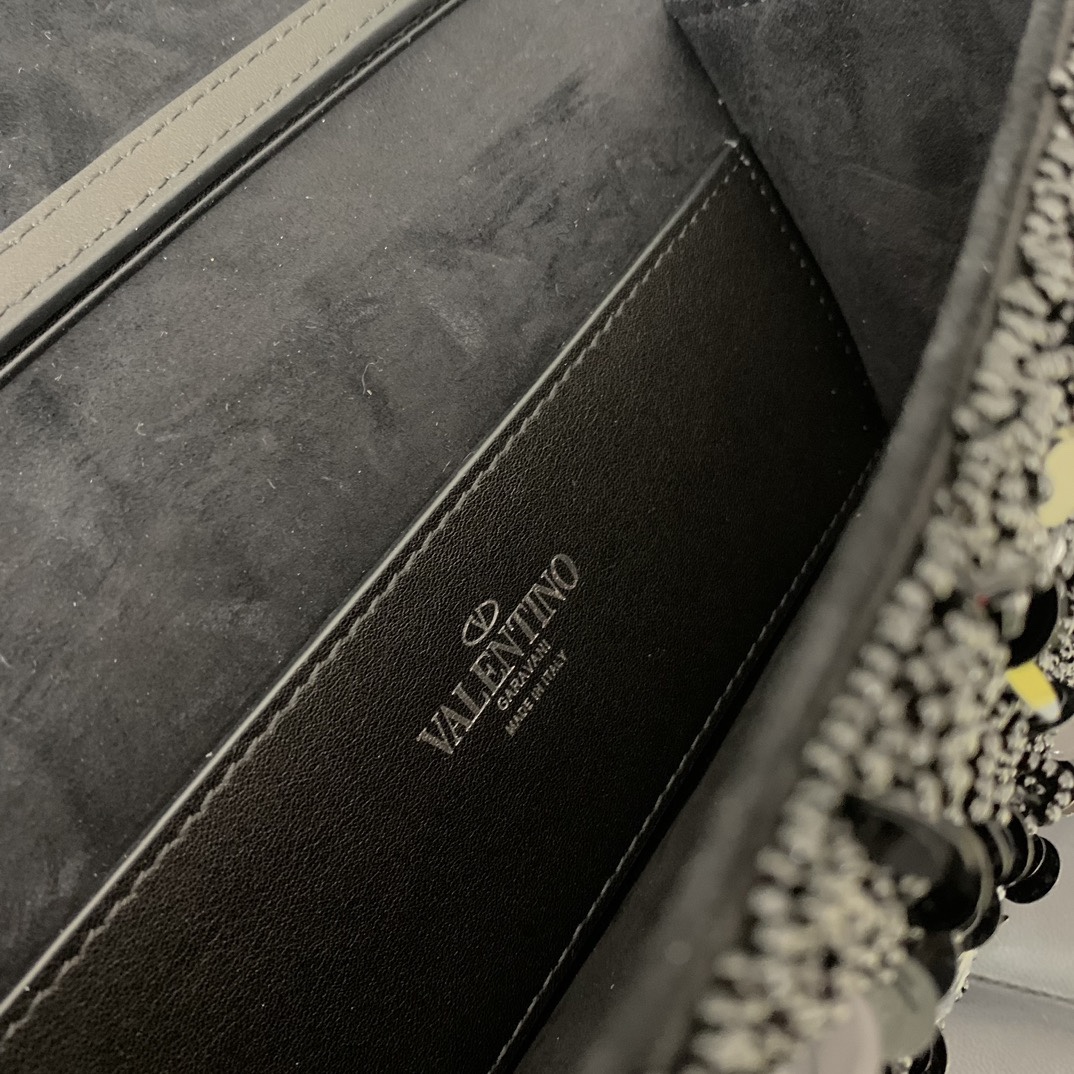 Valentino Garavani Mini Loc-19✖️10.5✖️5CM