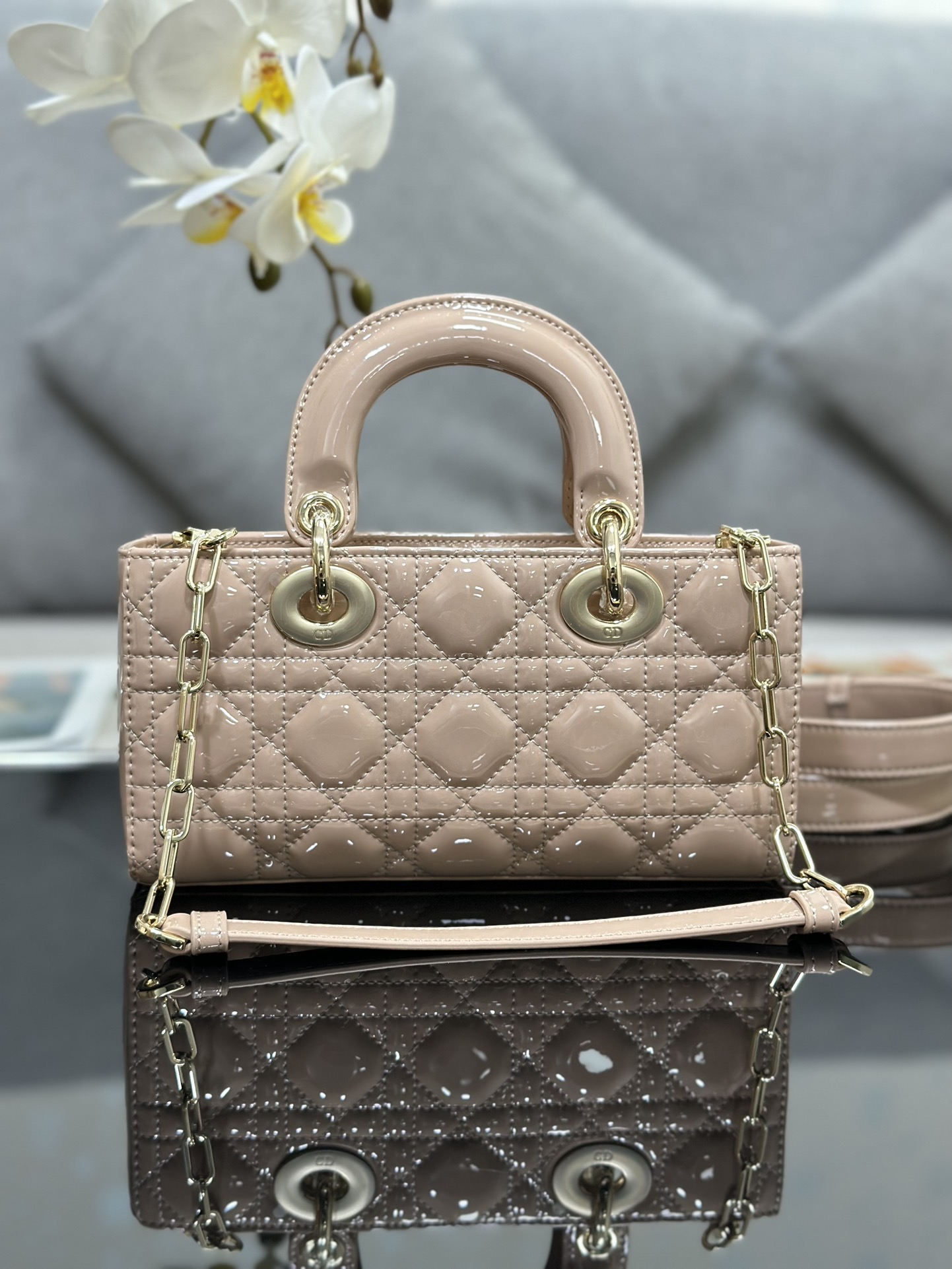lady D*or handle bag-22*12*6cm
