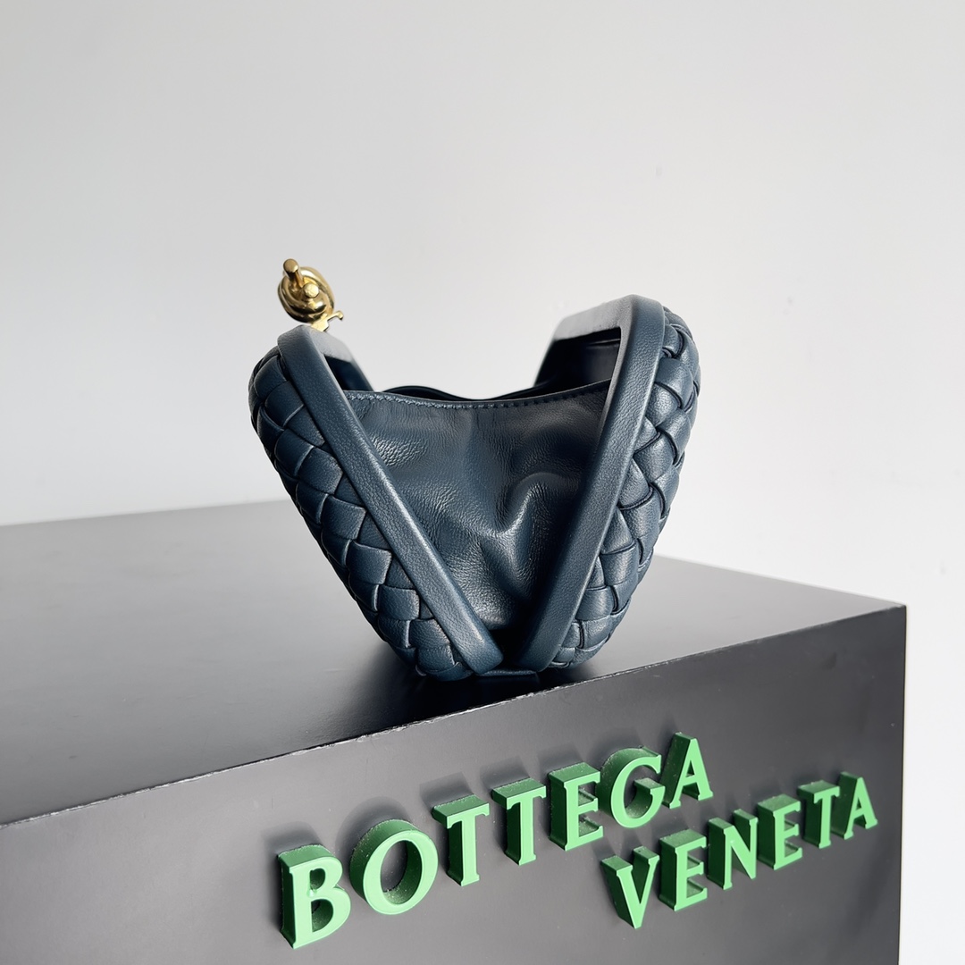 bo*te*ga Ve*ne*ta knot pouch-20.5*6*12.5cm