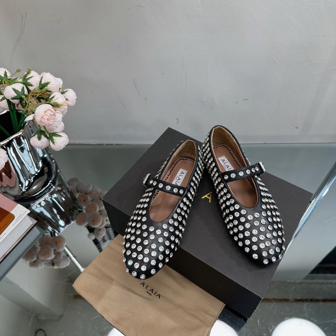 ALAIA Flat Shoes