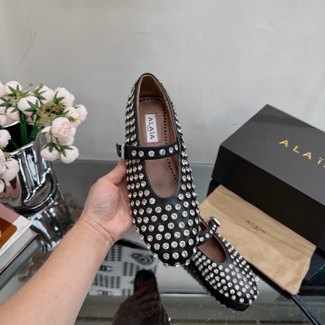 ALAIA Flat Shoes