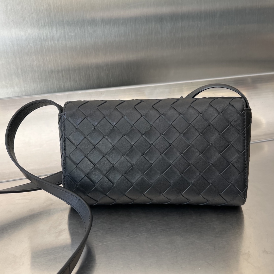 bo*te*ga Ve*ne*ta andiamo crossbody bag-21.5*13.5*4.5cm