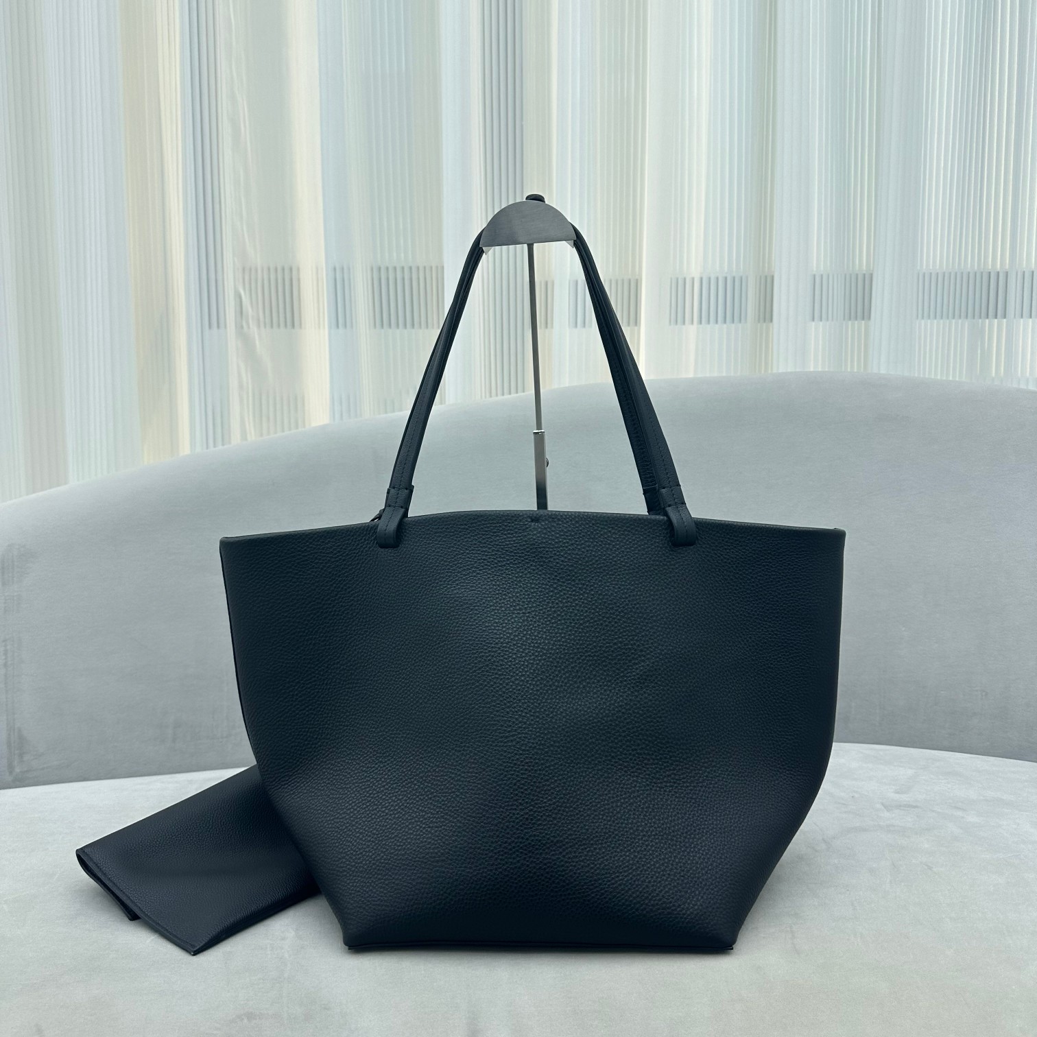 The Row Park Tote-25*47*24CM