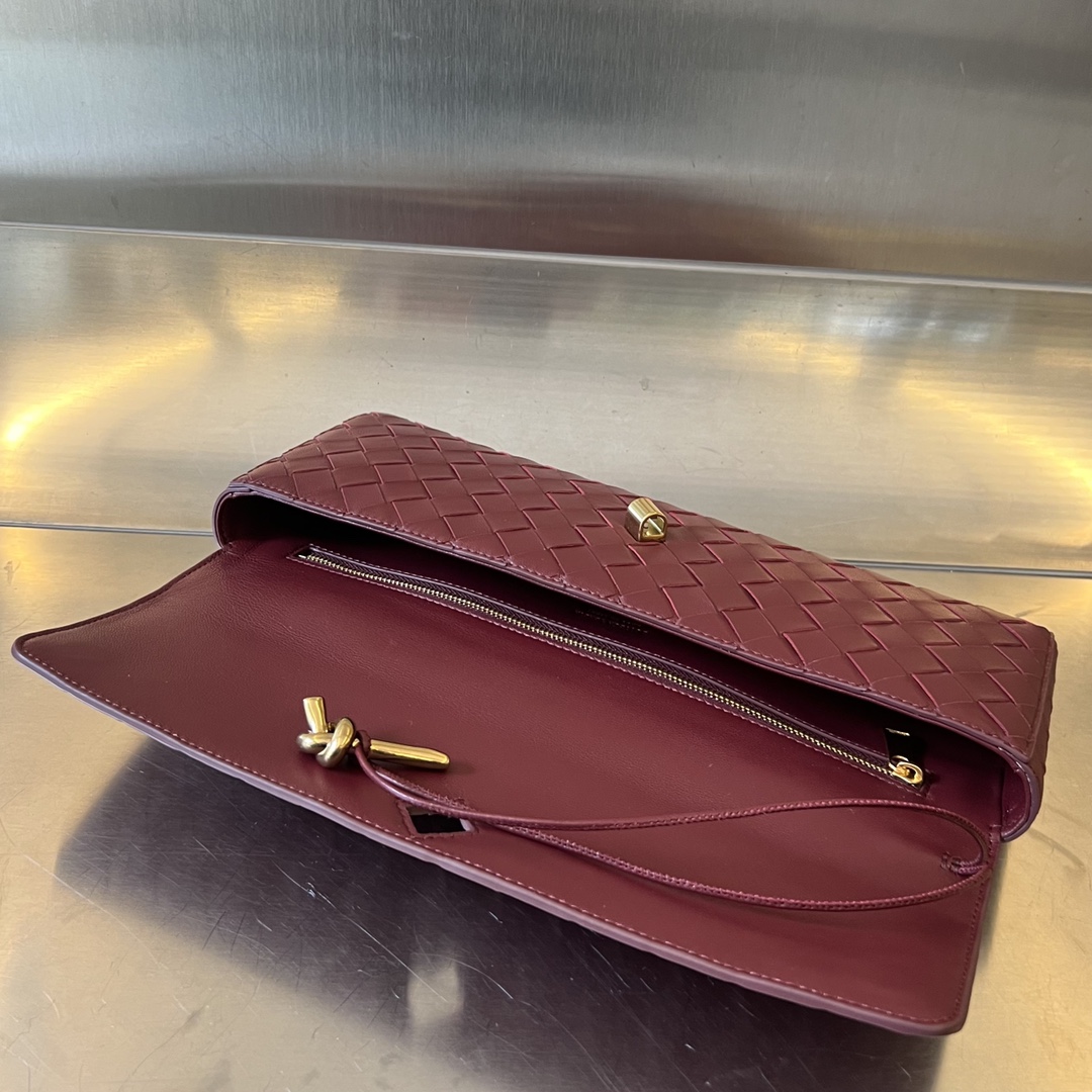 bo*te*ga Ve*ne*ta clutch-31x13x3 cm