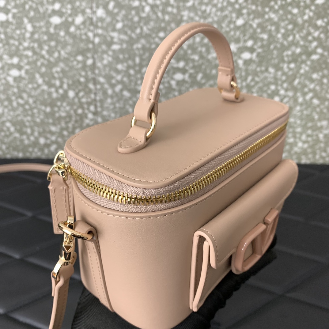 Valentino Alentino Garavani Box Bag-16.5*10*7.5CM