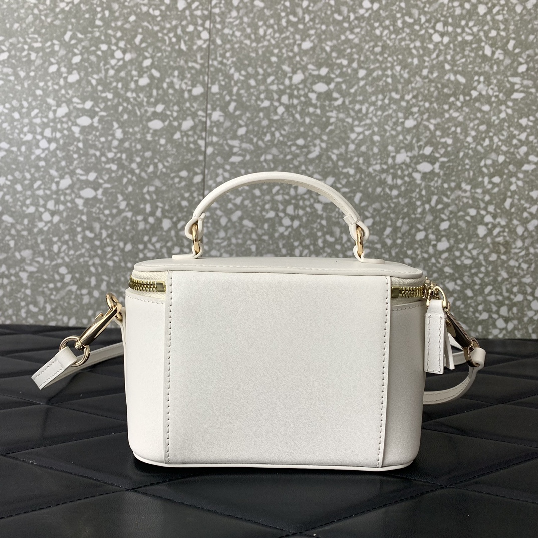 Valentino Alentino Garavani Box Bag-16.5*10*7.5CM