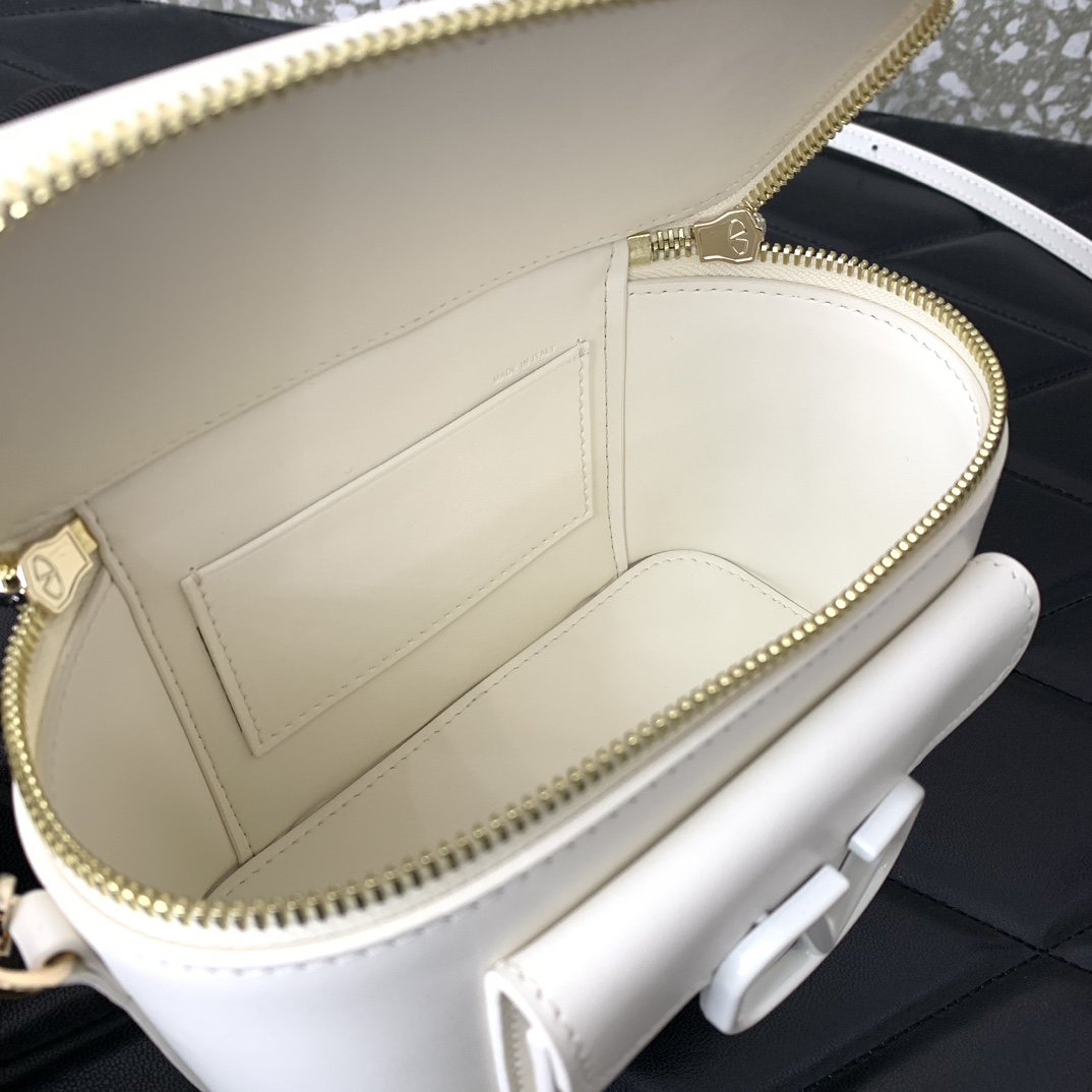 Valentino Alentino Garavani Box Bag-16.5*10*7.5CM