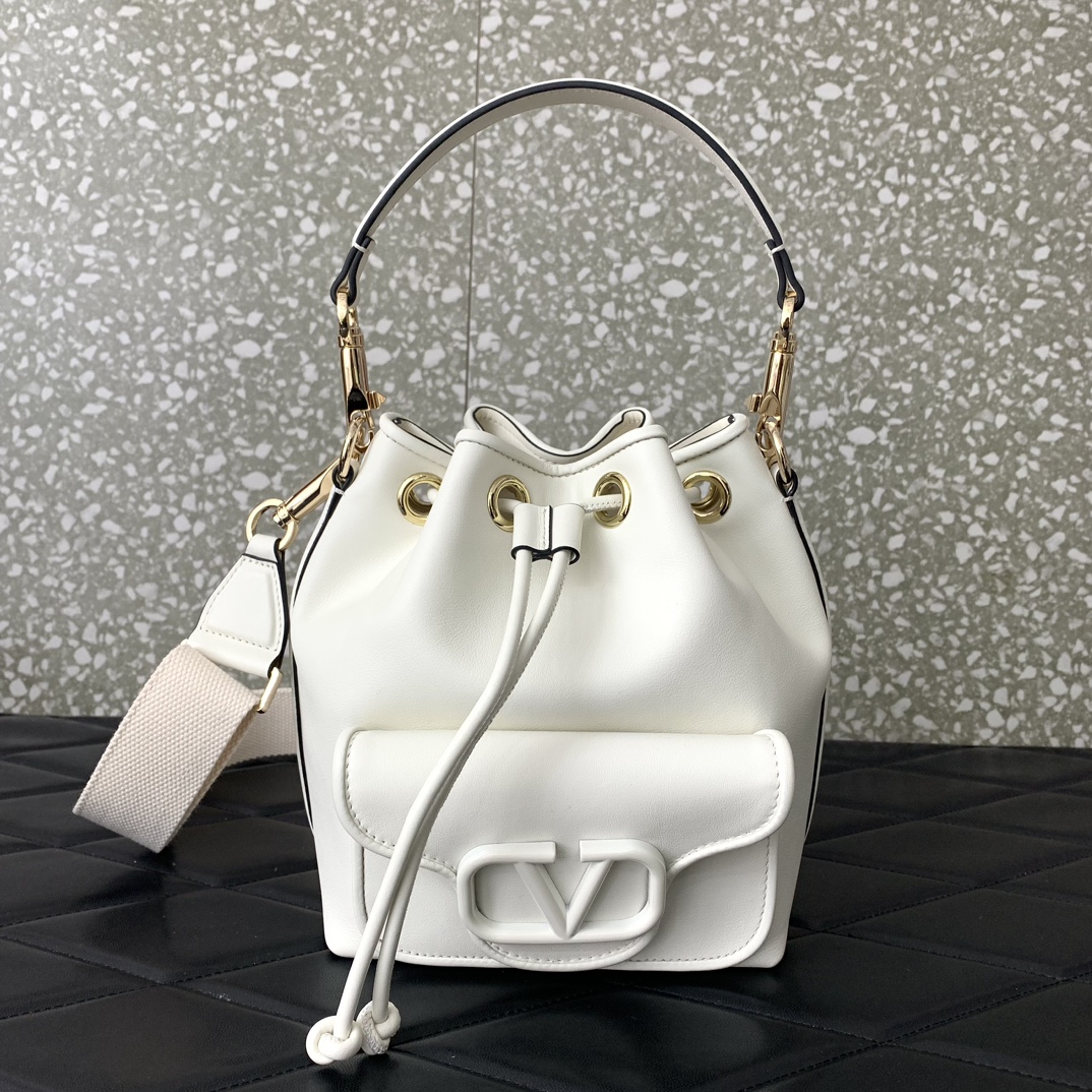 Valentino Alentino Garavani Loco Bag-16*19*11CM