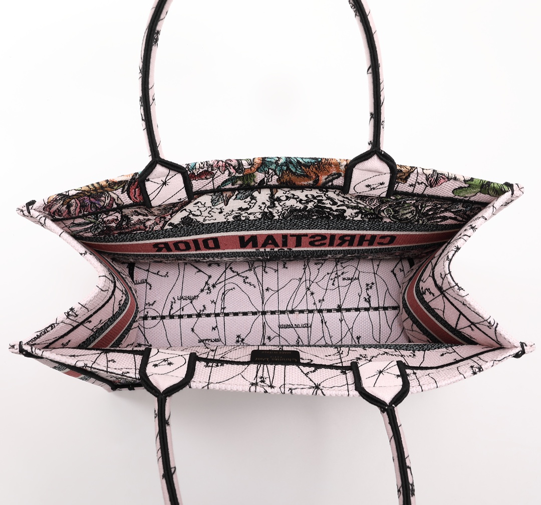 D*or book tote