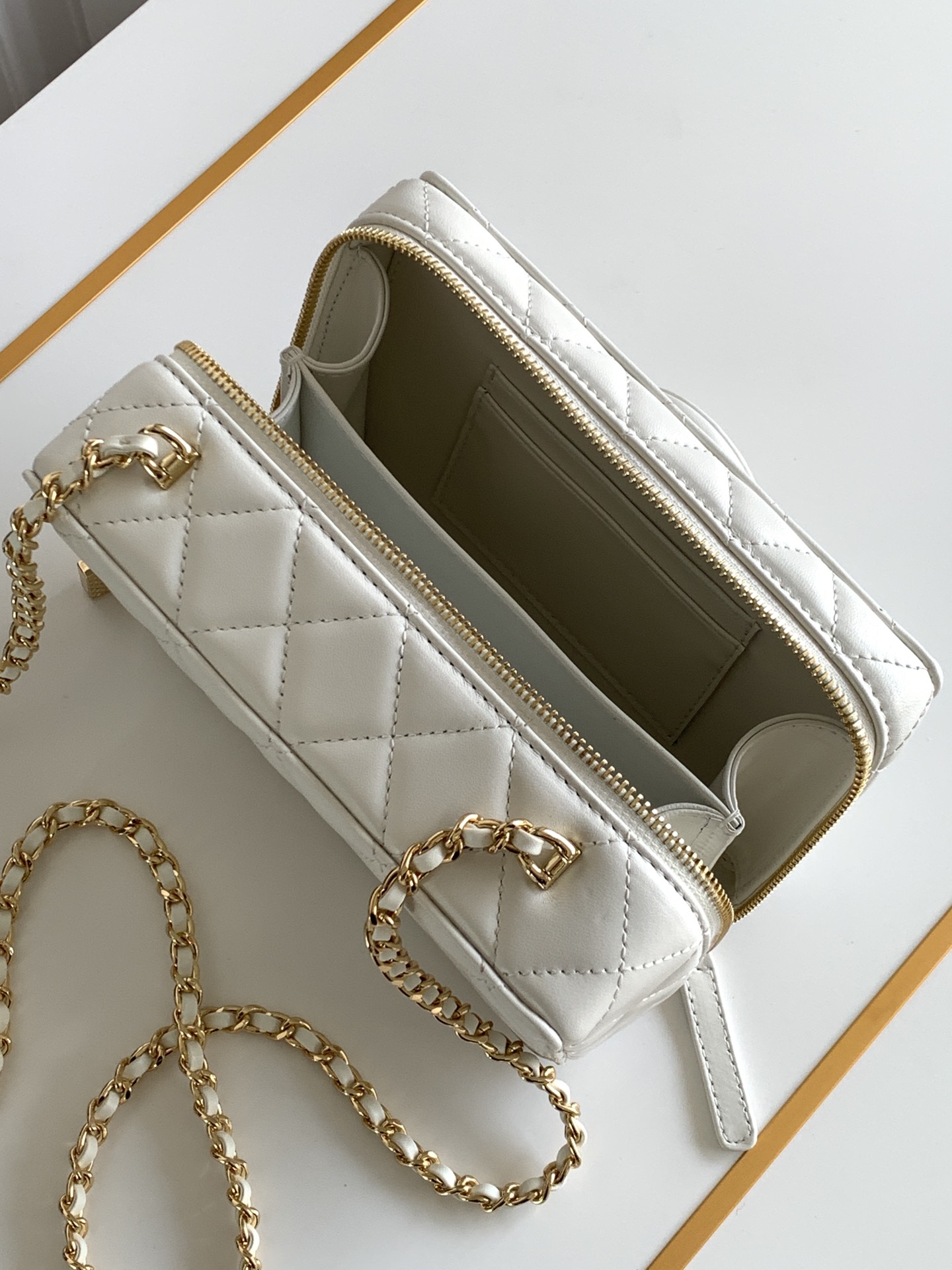 Ch@nel Vintage Camera Bag-18CM