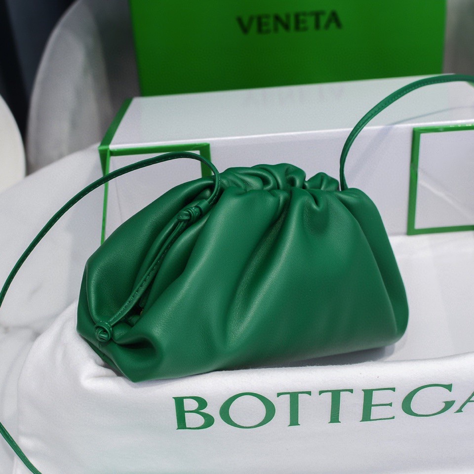 bo*te*ga Ve*ne*ta the pouch bag-22*9cm