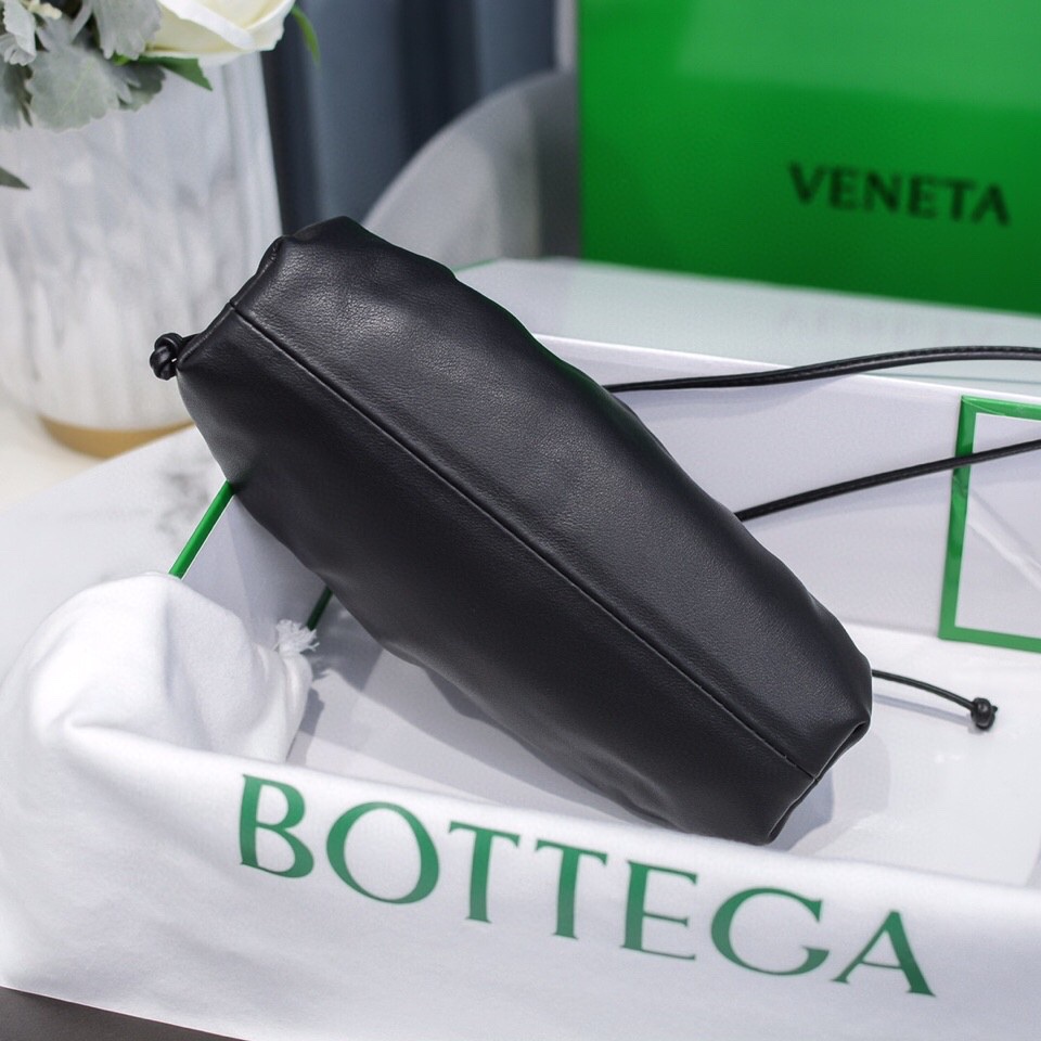 bo*te*ga Ve*ne*ta the pouch bag-22*9cm