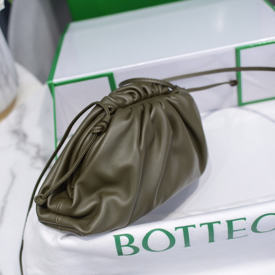 bo*te*ga Ve*ne*ta the pouch bag-22*9cm