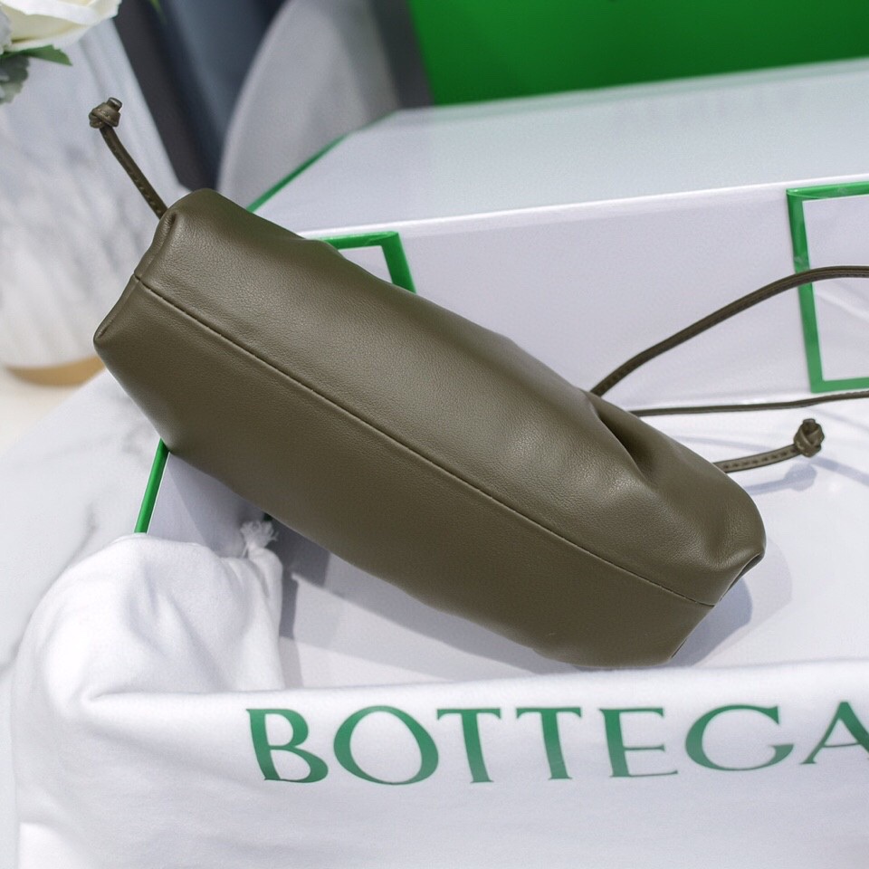 bo*te*ga Ve*ne*ta the pouch bag-22*9cm