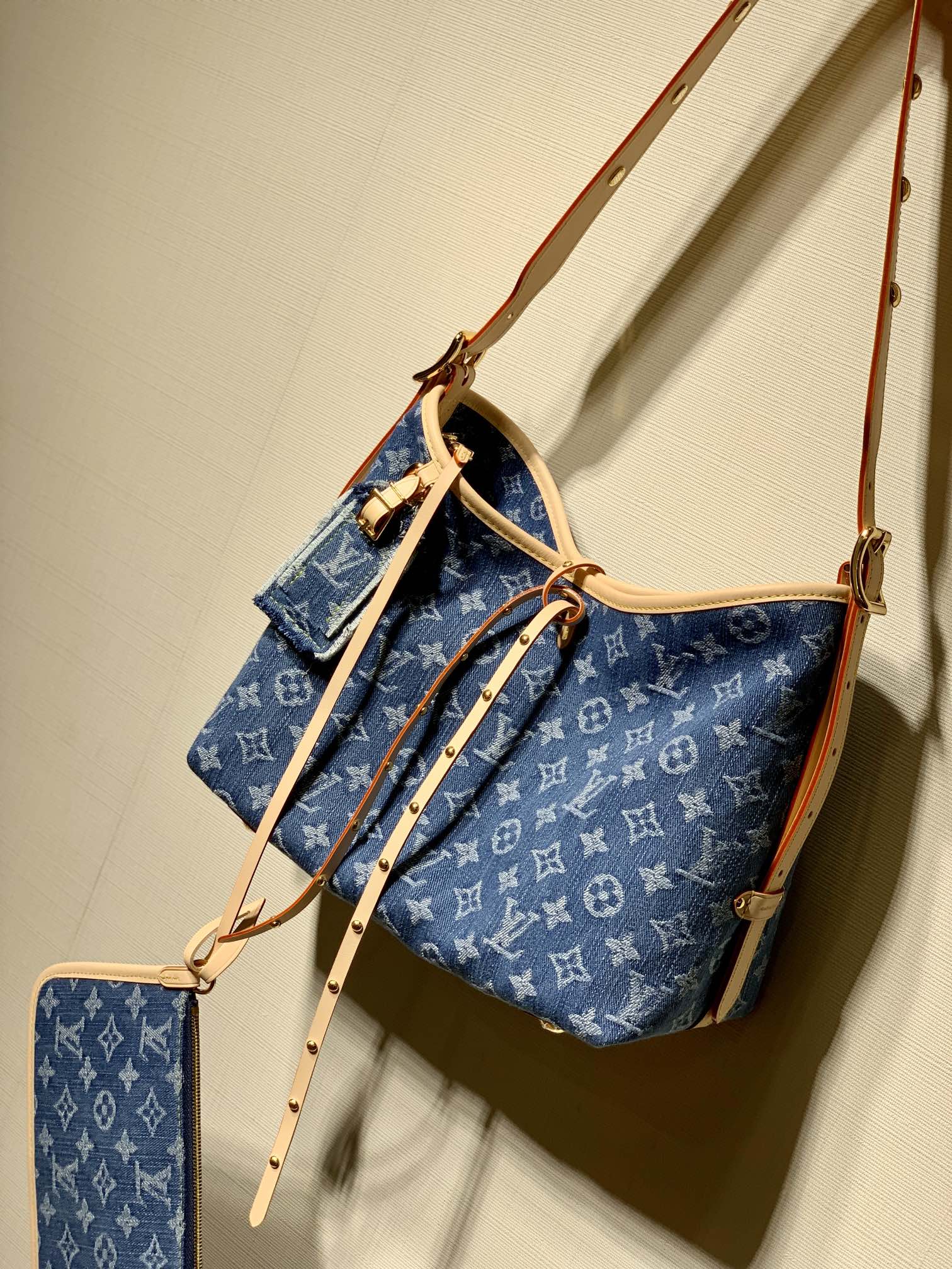 l0*is V*t0n carryall mm-mm×24×12cm