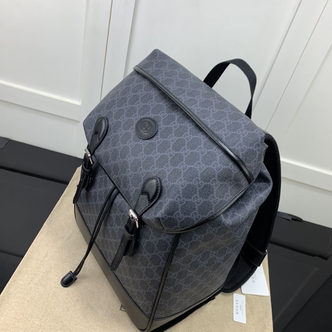 G*u*i backpack-26*43*18cm