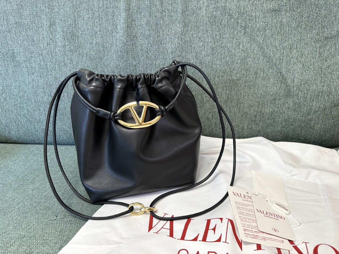 Valentino Garavani Vlogo Pouf Bag-23x19x14CM