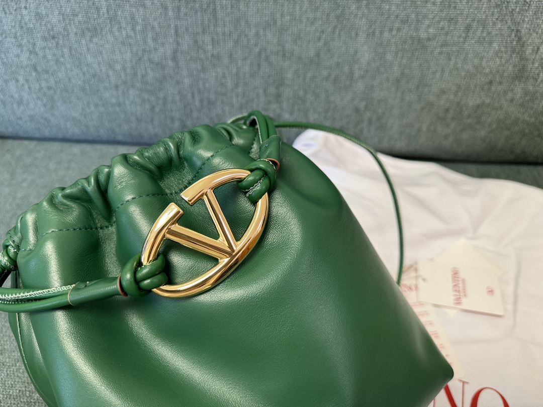 Valentino Garavani Vlogo Pouf Bag-23x19x14CM
