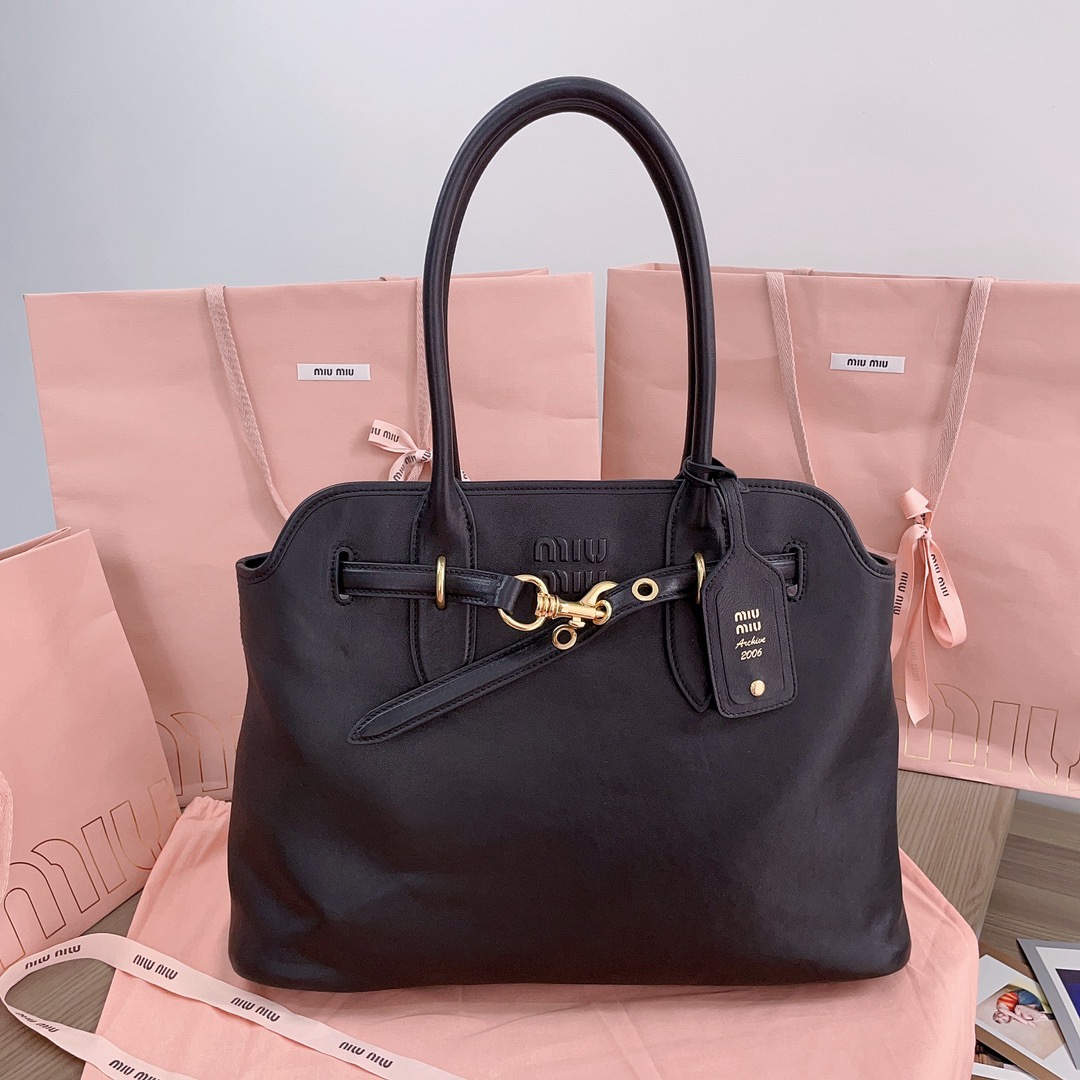M*um*u aventure nappa tote-31x40x13cm