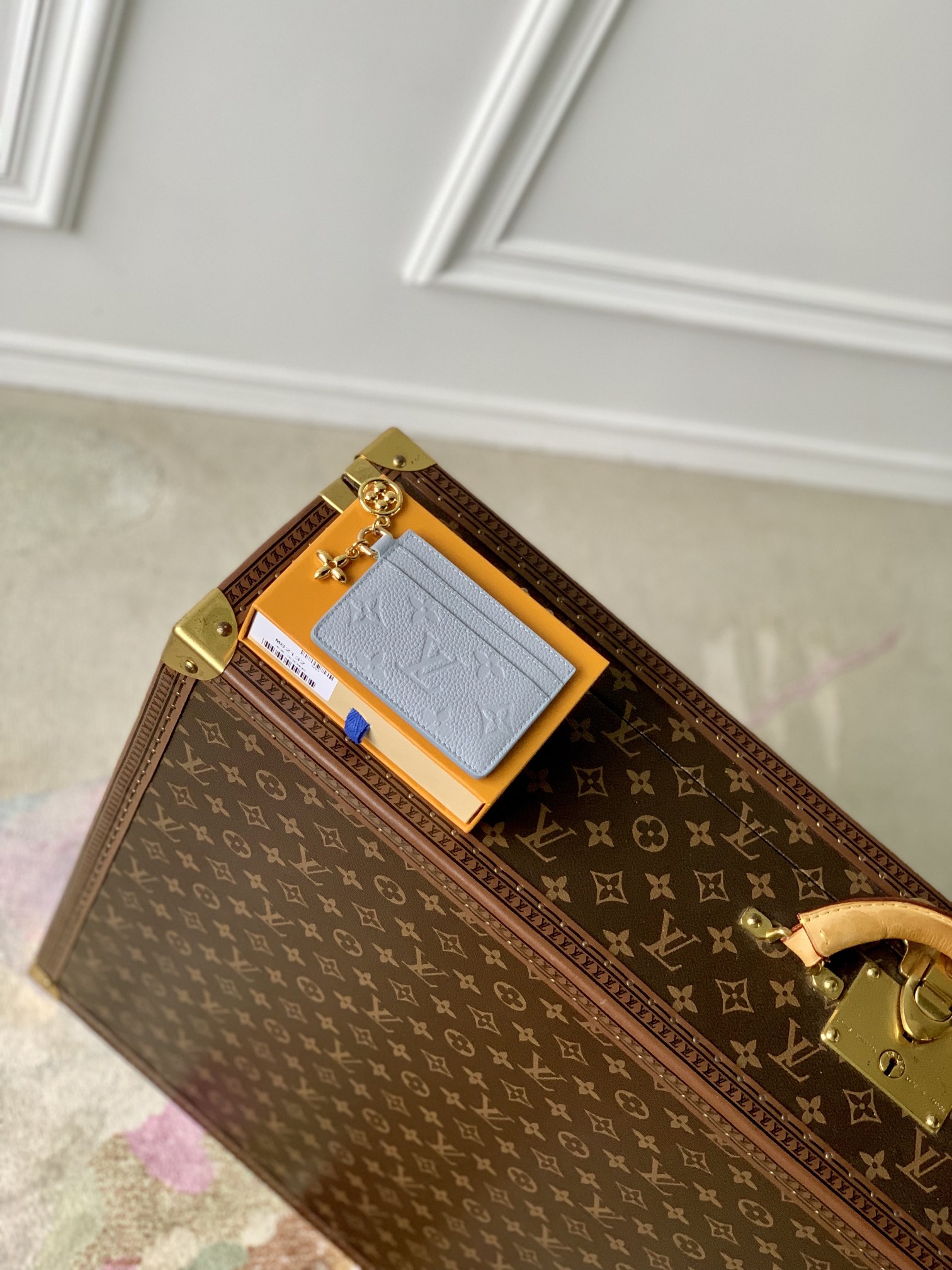 l0*is V*t0n wallet-m82132-10.2 x 7.3 x 0.3cm