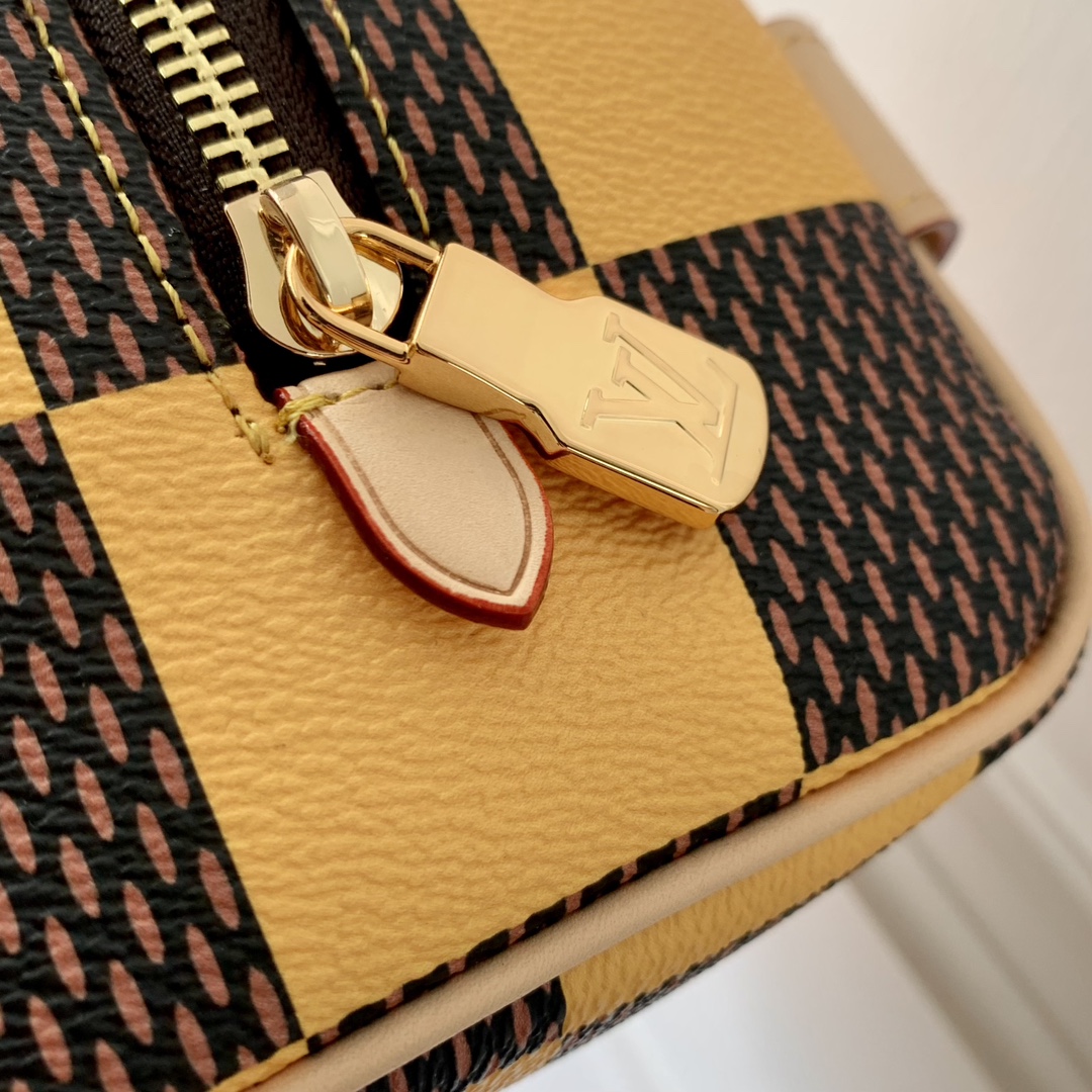 l0*is V*t0n locker dopp kit pouch -23 x 13 x 12cm