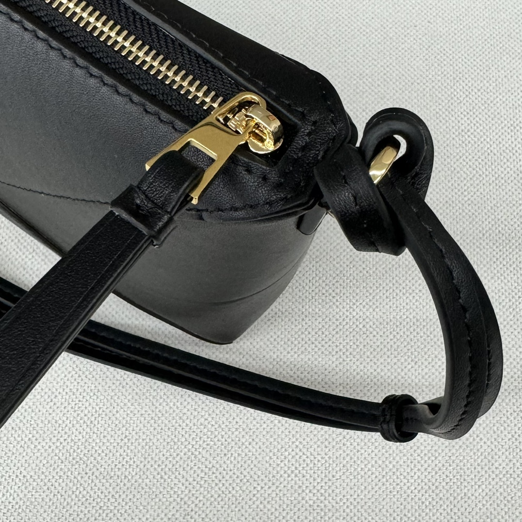 L0ew* puzzle fold pouch-23*6.5*15.5cm