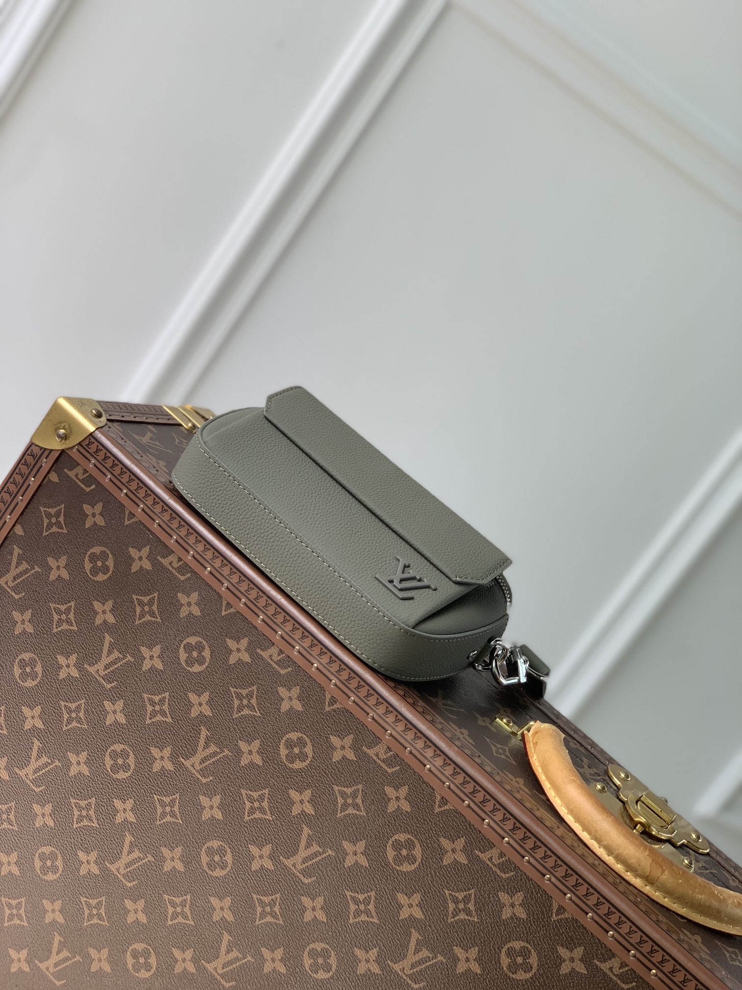 l0*is V*t0n pilot bag-m83563-20 x 12 x 5.5cm