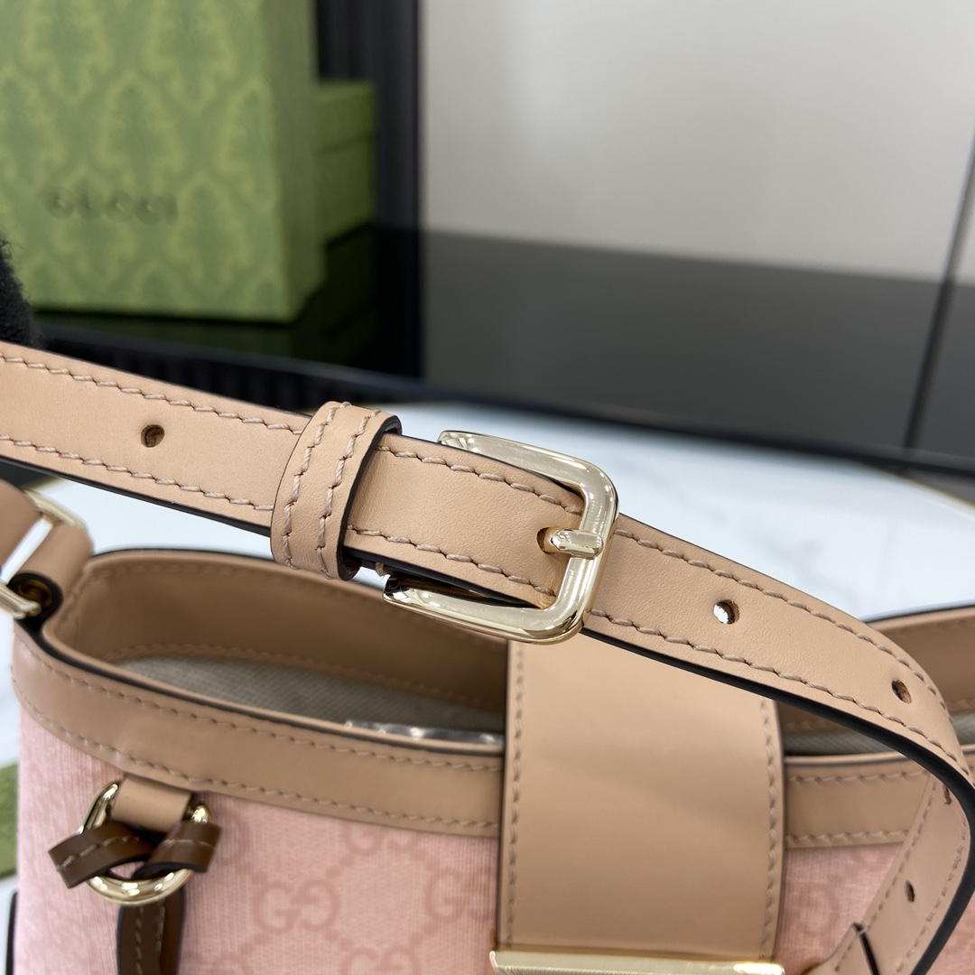 G*u*i padlock bag-26.5 x 13.5 x 4.5cm