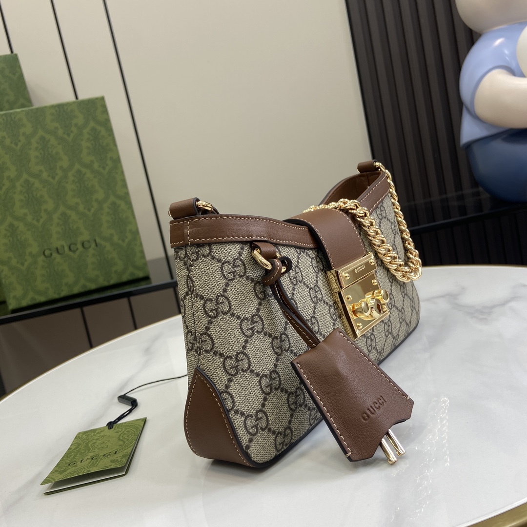 G*u*i padlock bag-26.5 x 13.5 x 4.5cm