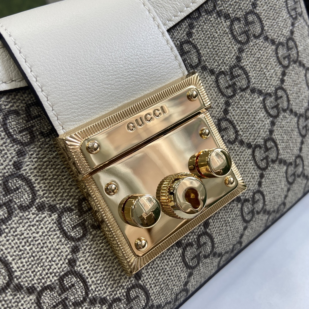 G*u*i padlock bag-26.5 x 13.5 x 4.5cm