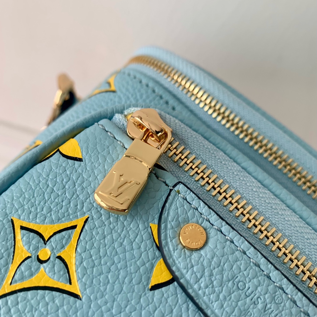 l0*is V*t0n mini bumbag-17 x 12 x 9.5cm