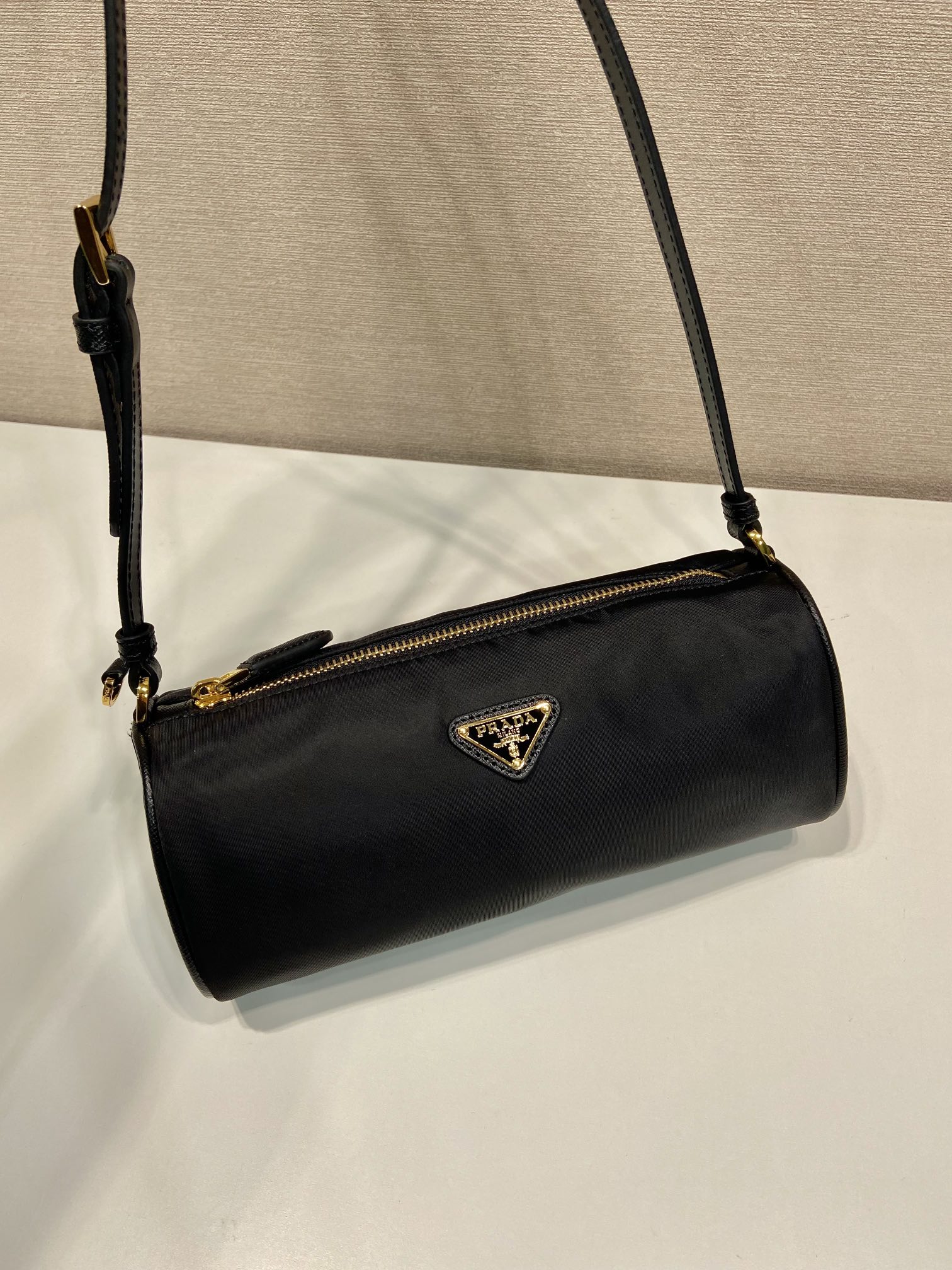 Pra*a 1ne058 underarm bag-22*9*7.5cm