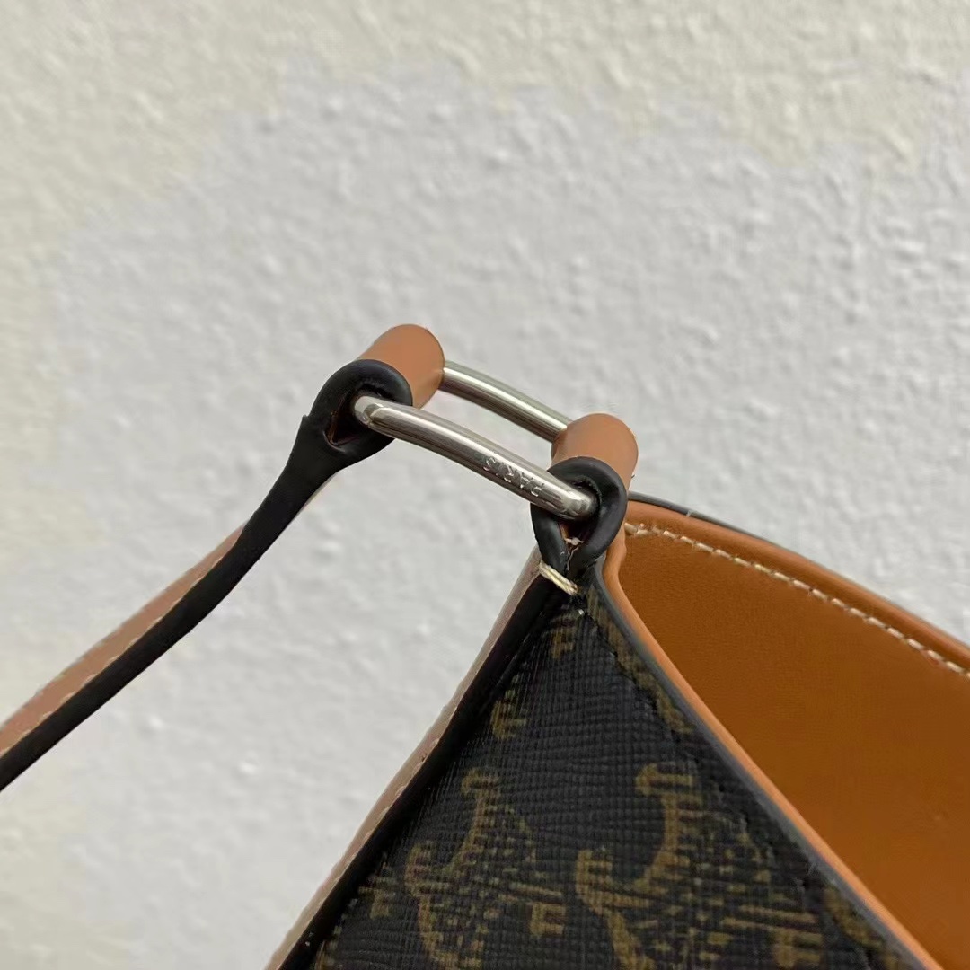 Ce**e bucket bag