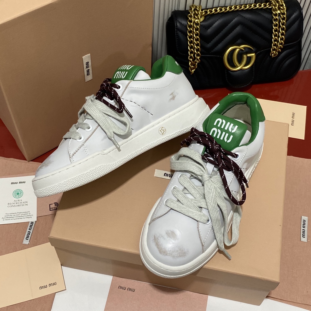 Miu Sneaker