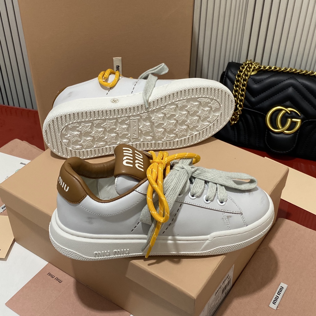 Miu Sneaker