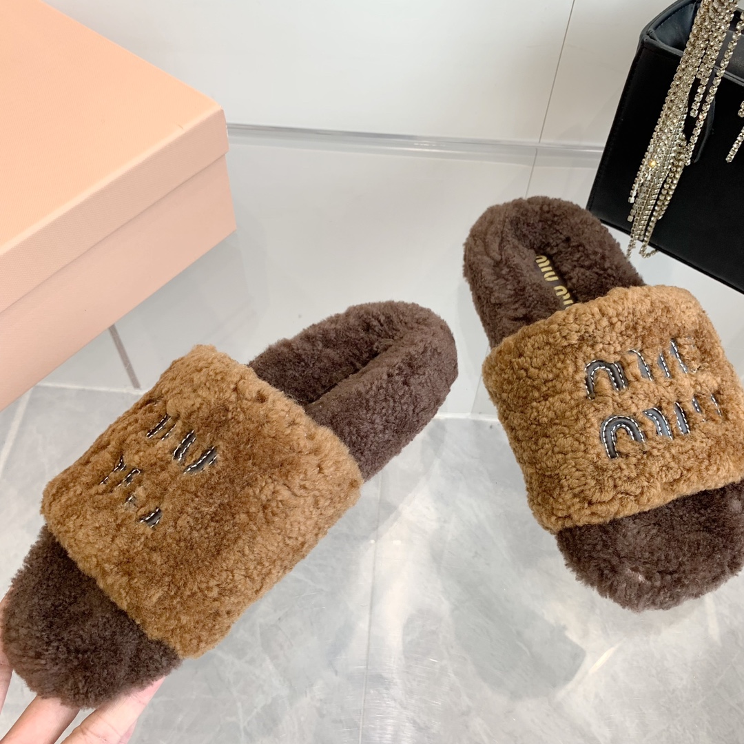 Miumiu Slides