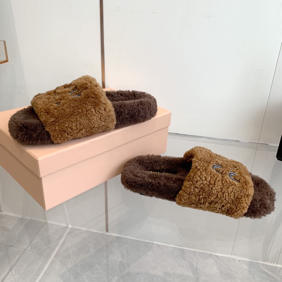 Miumiu Slides