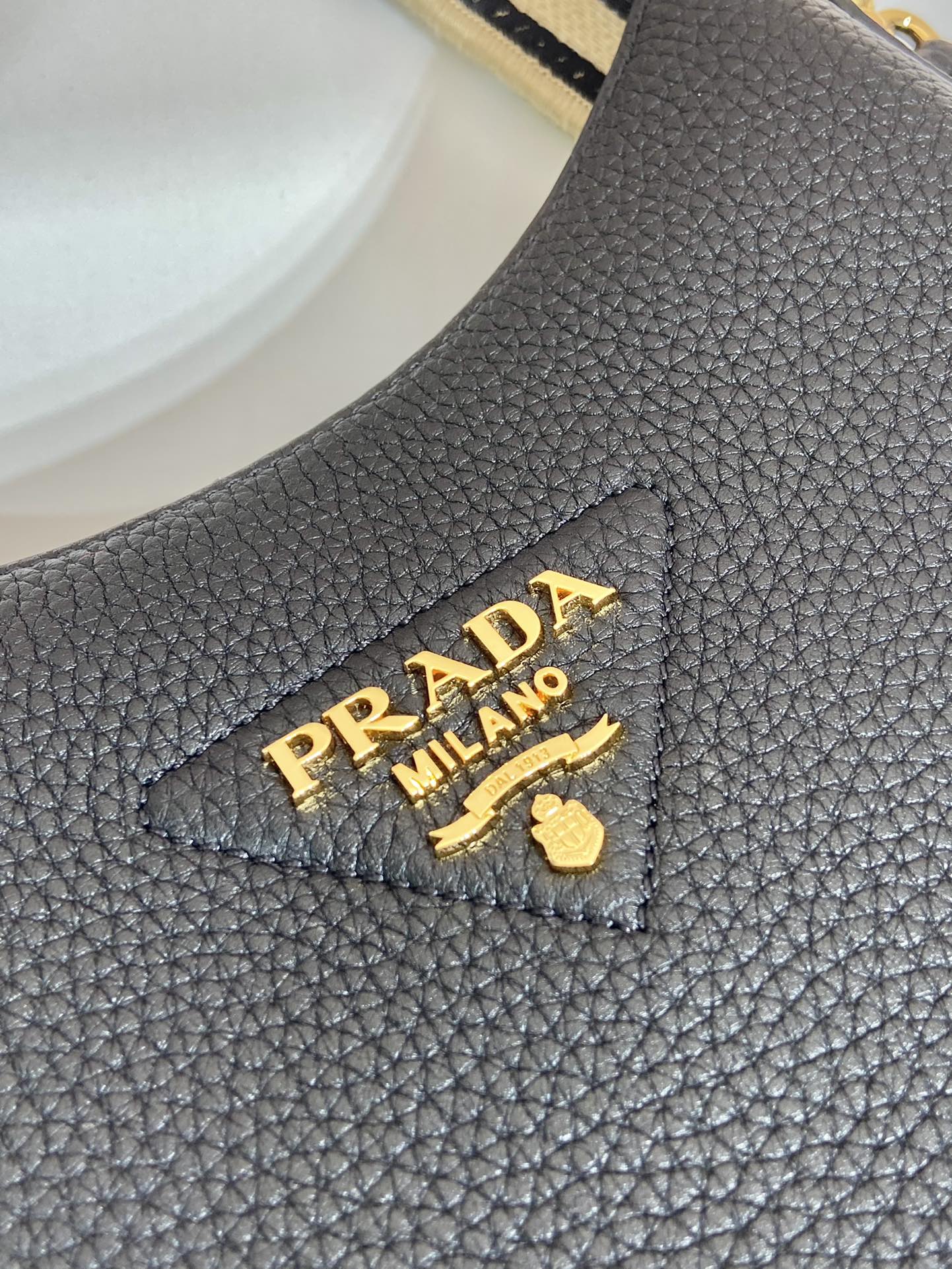 Pra*a leather shoulder bag-1bh193-24*18*6cm