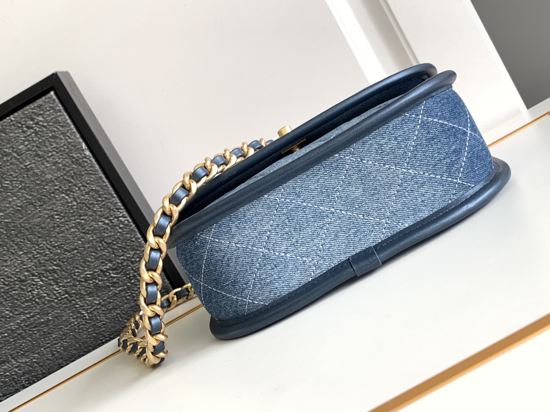 Ch@nel Saddle Bag