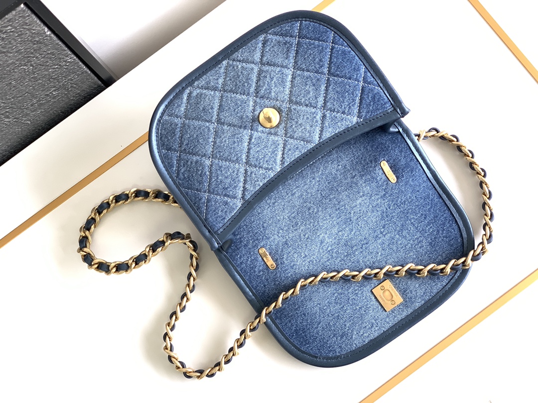 Ch@nel Saddle Bag