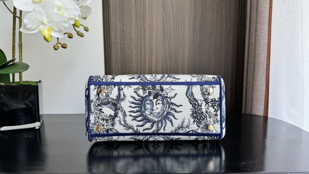 lady D*or handle bag-24cm