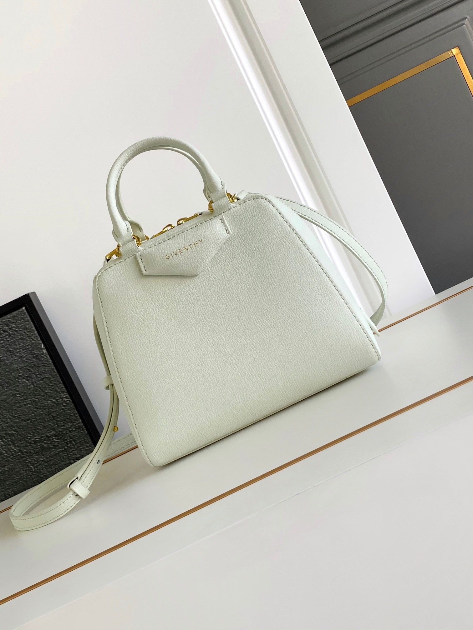 Givenchy Anyigona Cube Tote-13*19*22CM